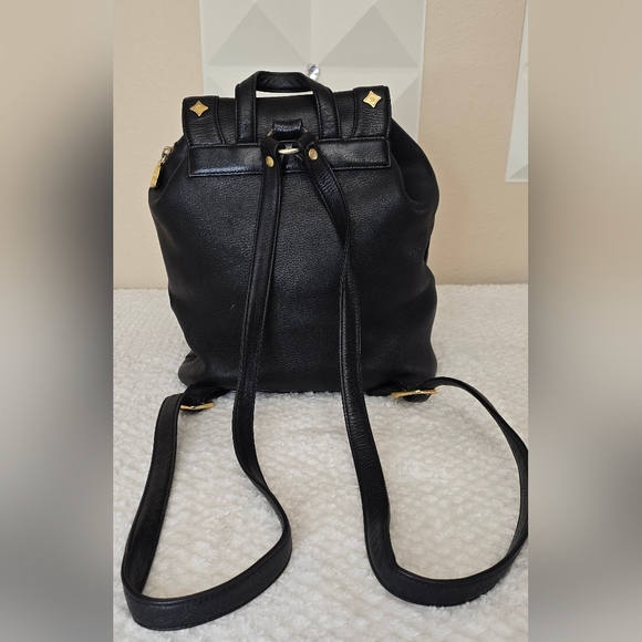 chanel affinity backpack mini Quilted Business Black Caviar Gold Hardw – Coco Approved Studio Student Backpack Black Mini foodie Size:40X30X14cm